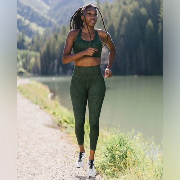 Zyia Spotted Pine Green and Black Bra Sz M - Picture 3 of 7